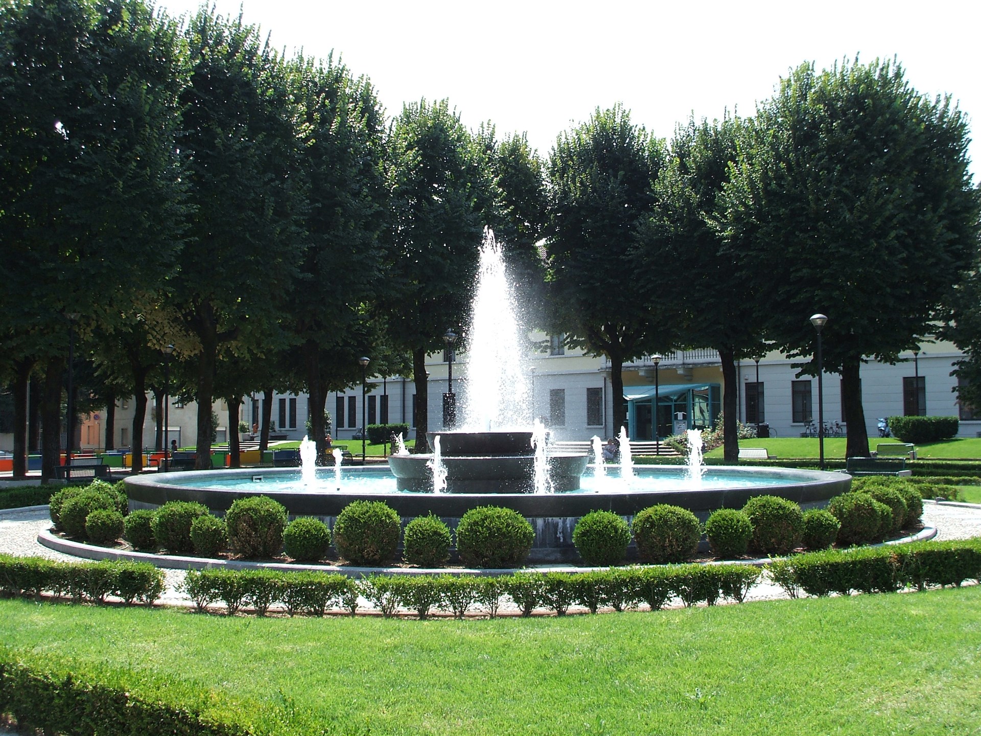 piazza_iv_novembre_lissone_fontana.jpg